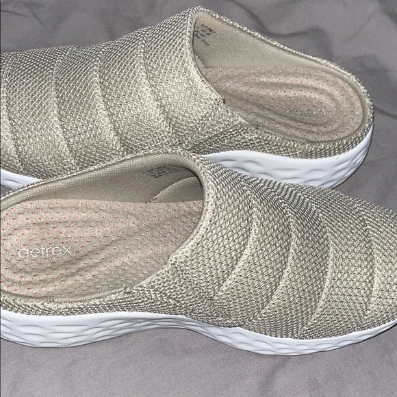 AETREX Light Tan Quilted Clogs - Picture 2 of 8